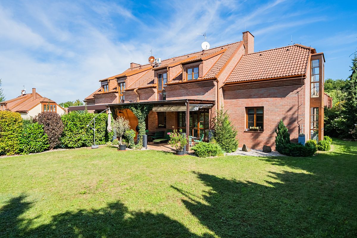 Prodej rodinného domu 175 m², pozemek 527 m² – fotografie 3