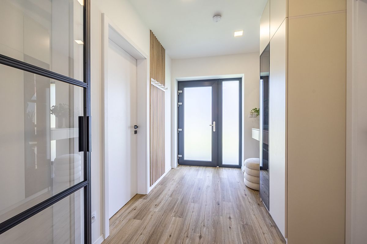 Prodej rodinného domu 161 m², pozemek 690 m² – fotografie 4