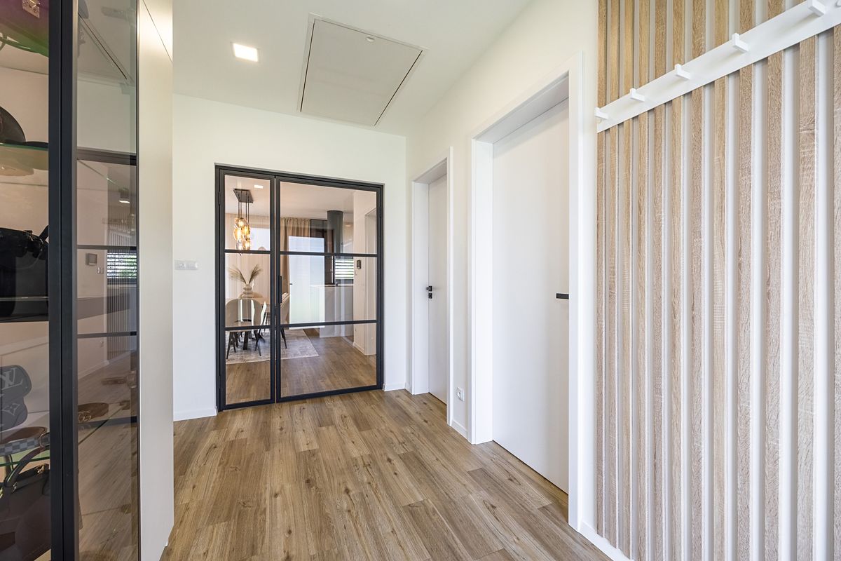 Prodej rodinného domu 161 m², pozemek 690 m² – fotografie 3