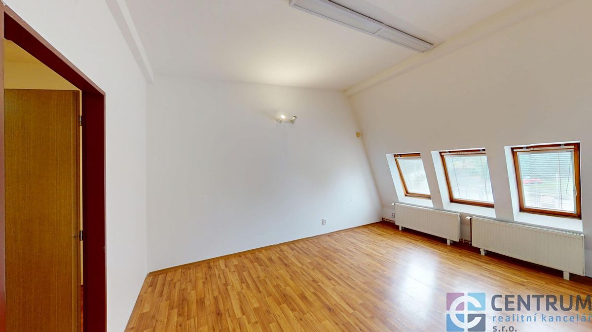 Pronájem bytu 1+1 39 m²