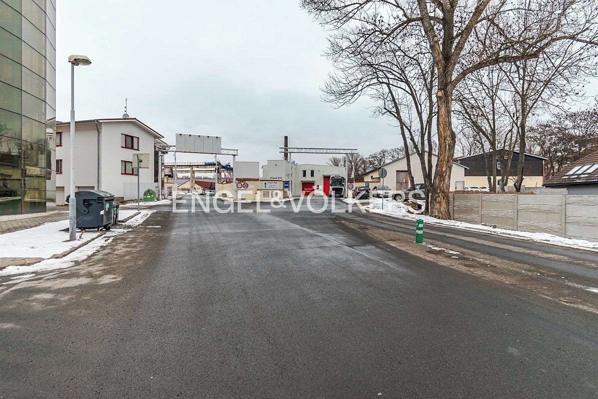 Pronájem skladového prostoru 2326 m² – fotografie 2