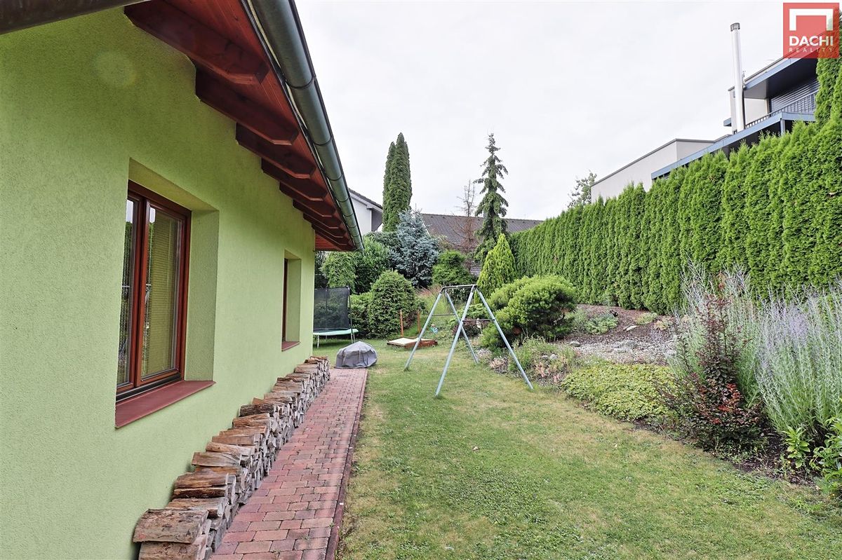 Pronájem rodinného domu 140 m², pozemek 731 m² – fotografie 4