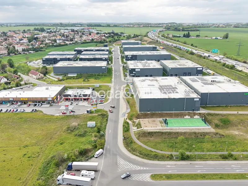 Pronájem skladového prostoru 3253 m², Jinočany – náhled fotky 1