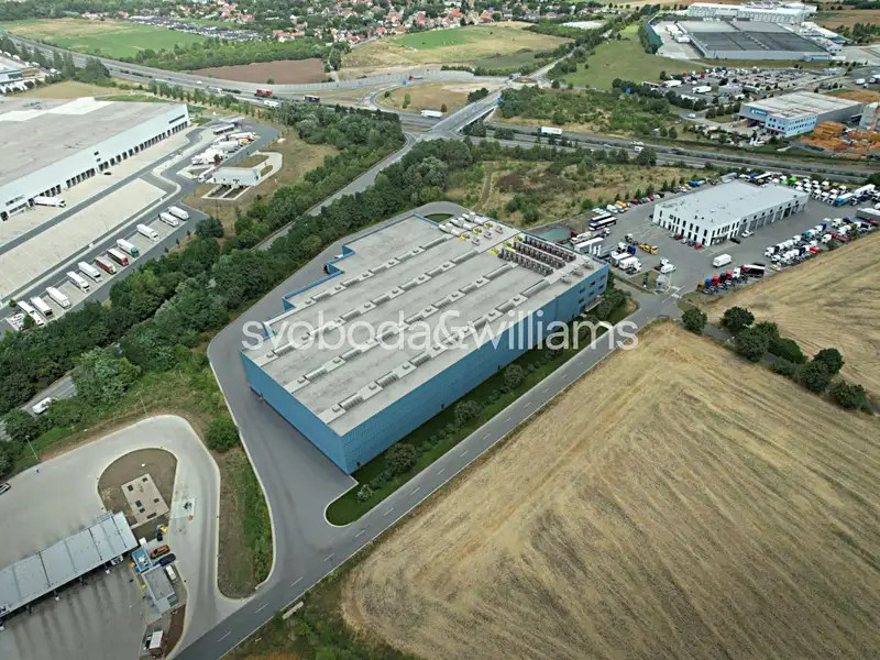 Pronájem výrobní haly, prostoru 7600 m², Kozomín – náhled fotky 1