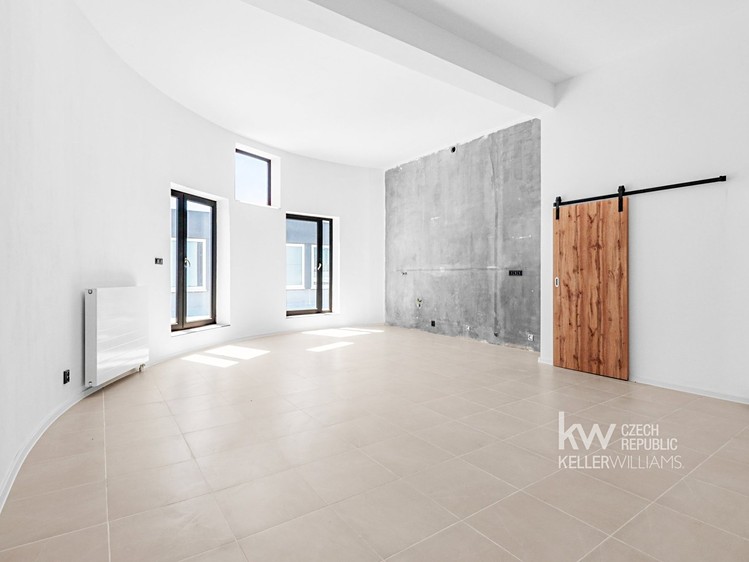 Комерційне приміщення в оренду, 1 073 м² (17 з 29)