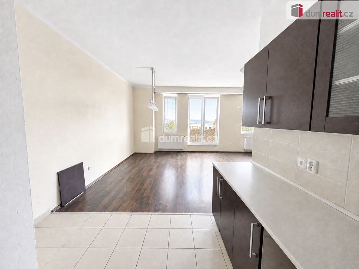 Pronájem bytu 3+kk 100 m² – fotografie 4