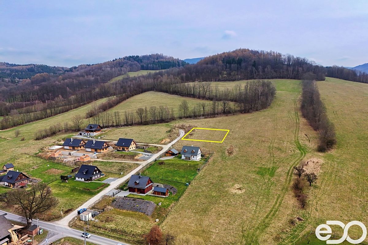 Prodej stavebního pozemku 900 m² – fotografie 3