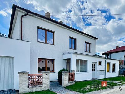 Pronájem rodinného domu 162 m², pozemek 235 m²