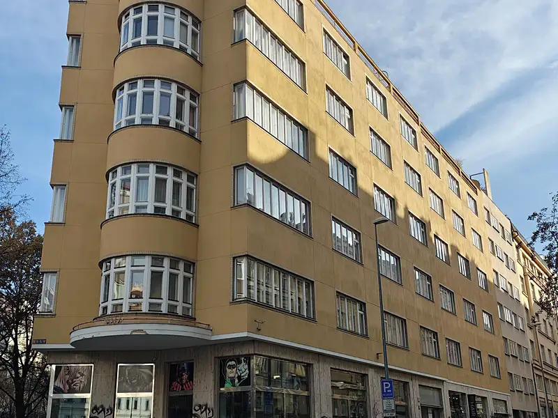 Pronájem bytu 3+1 112 m², Praha – náhled fotky 1