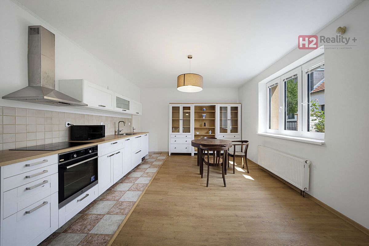 Pronájem rodinného domu 118 m², pozemek 711 m² – fotografie 4