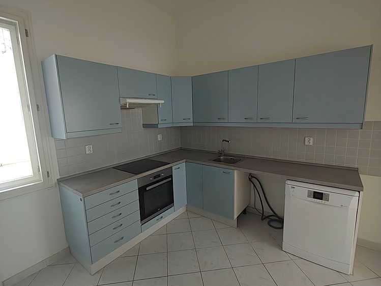 Pronájem bytu 3+1, 112 m² (2 z 9)
