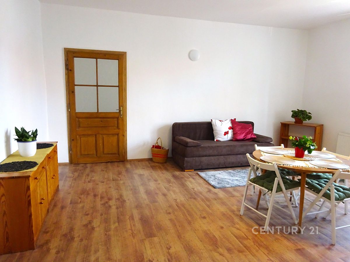 Pronájem bytu 2+kk 65 m² – fotografie 4