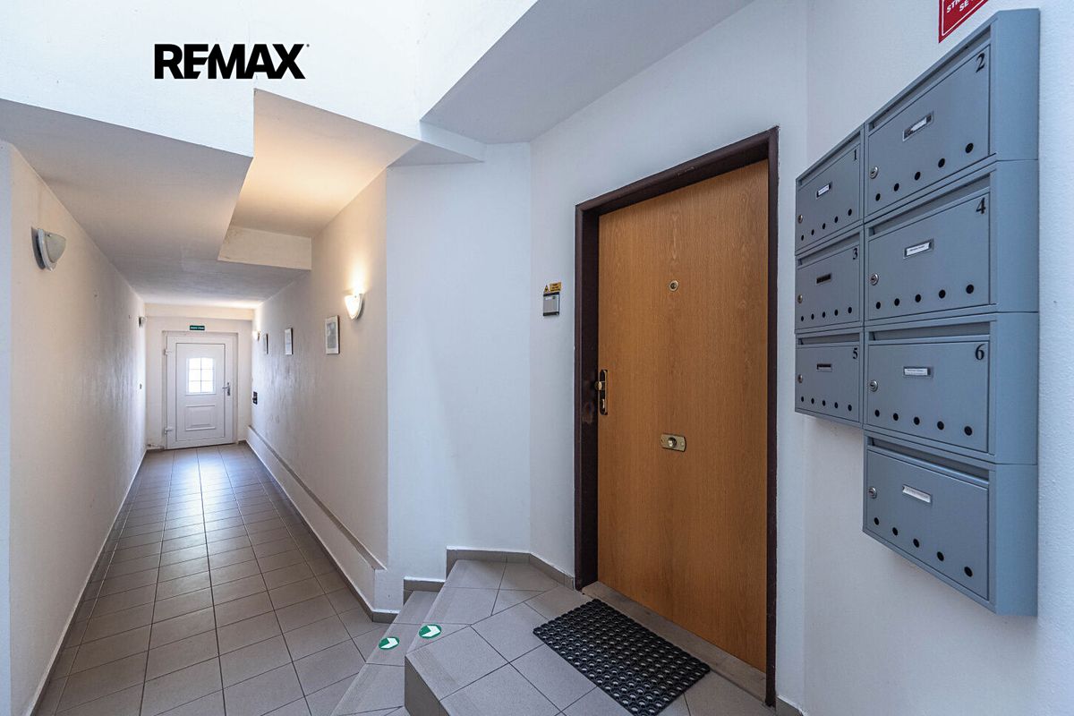 Prodej rodinného domu 330 m², pozemek 183 m² – fotografie 4