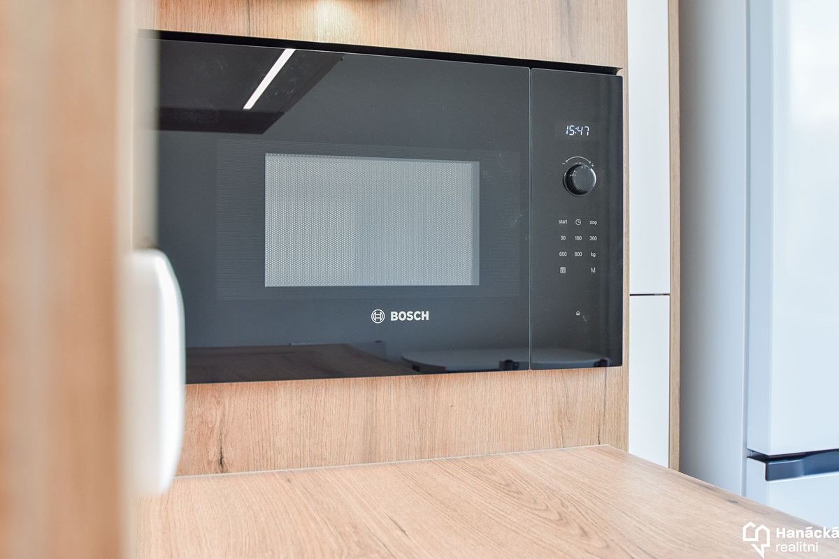 Pronájem bytu 2+1 56 m² – fotografie 4