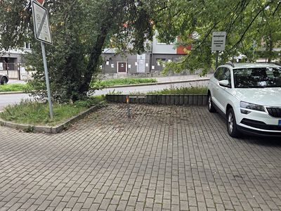 Pronájem garážového stání 18 m²