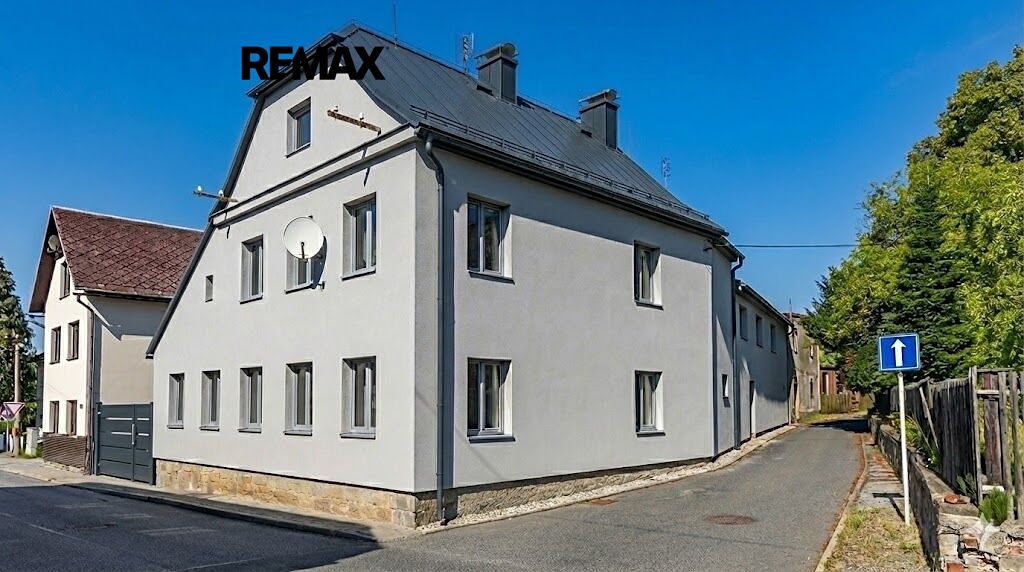 Prodej rodinného domu 500 m², pozemek 487 m² – fotografie 2
