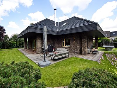 Prodej rodinného domu 293 m², pozemek 805 m²