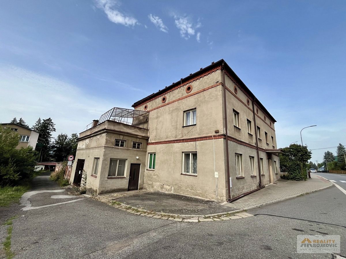 Prodej vícegeneračního domu 250 m², pozemek 554 m² – fotografie 2