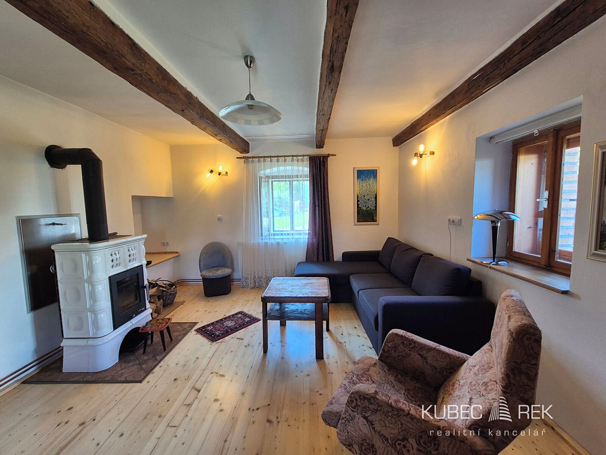 Pronájem rodinného domu 112 m², pozemek 350 m² – fotografie 2
