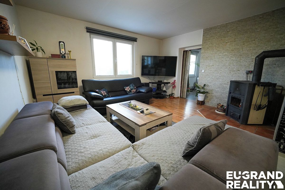 Prodej rodinného domu 216 m², pozemek 632 m² – fotografie 5