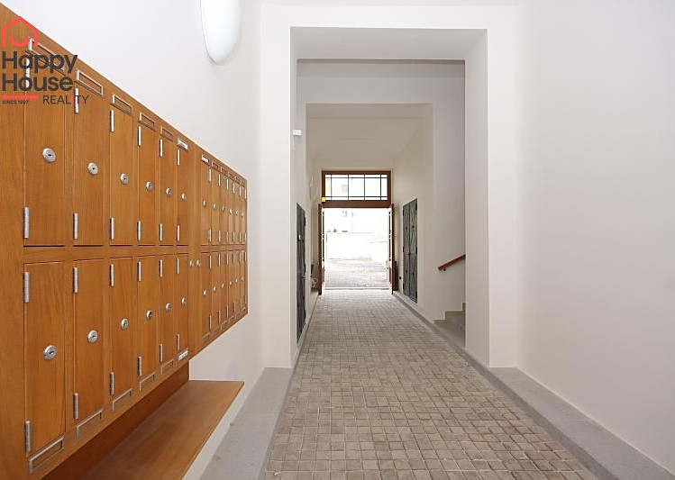 Pronájem bytu 2+kk, 62 m² (11 z 16)