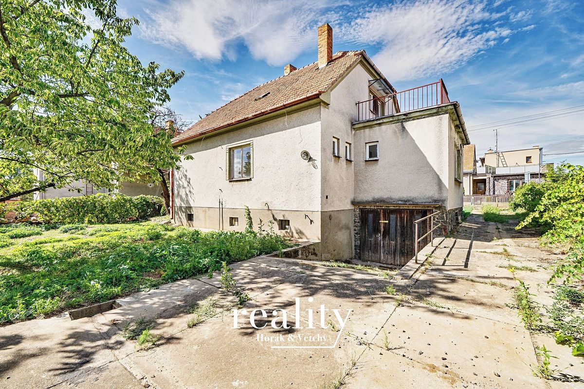 Prodej rodinného domu 225 m², pozemek 800 m² – fotografie 4