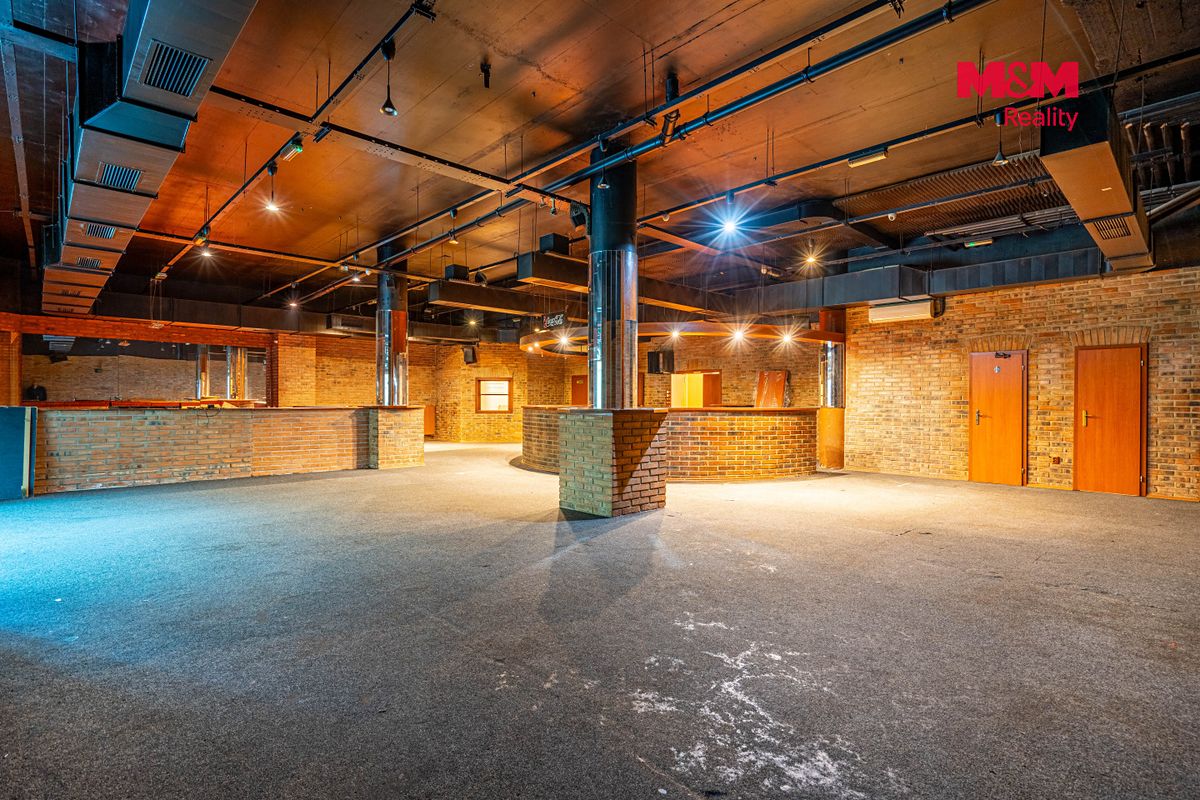 Prodej obchodního prostoru 324 m² – fotografie 2