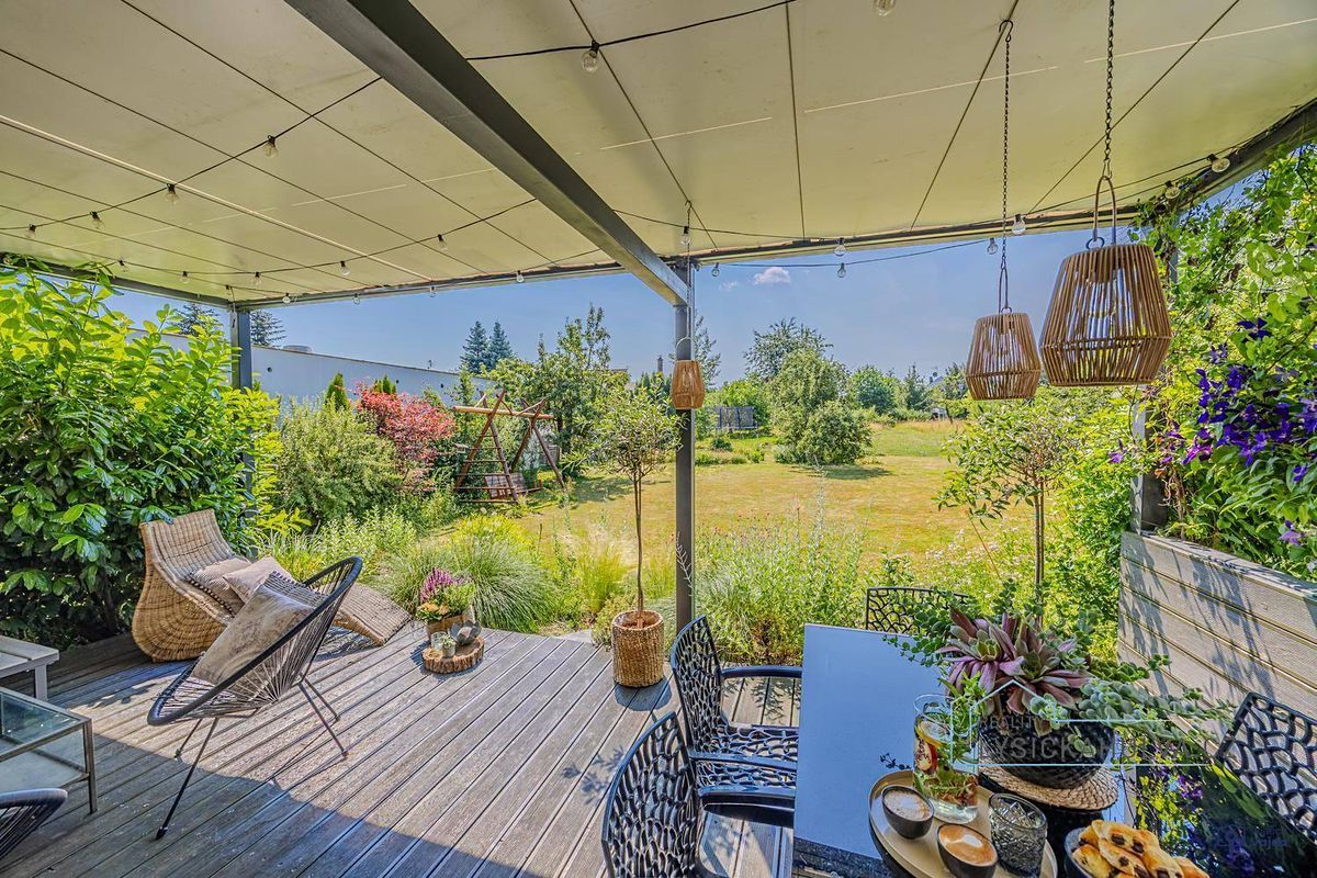 Prodej rodinného domu 320 m², pozemek 914 m² – fotografie 3