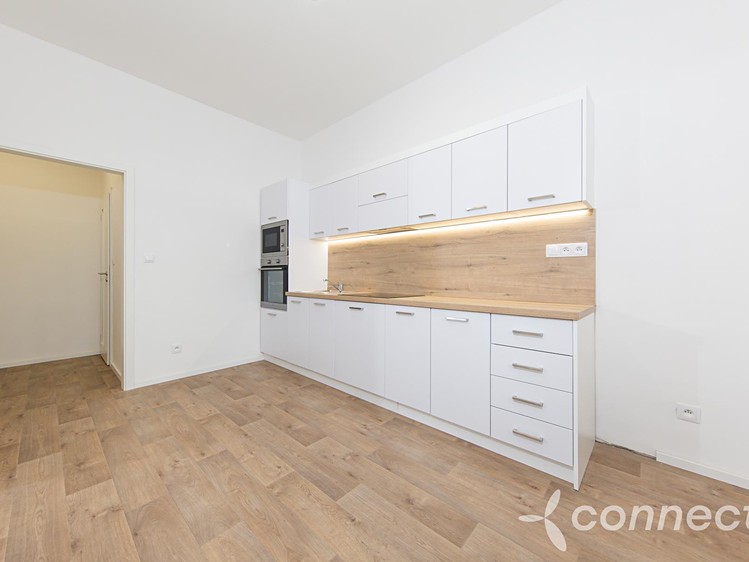 Pronájem bytu 3+kk, 39 m² (6 z 18)