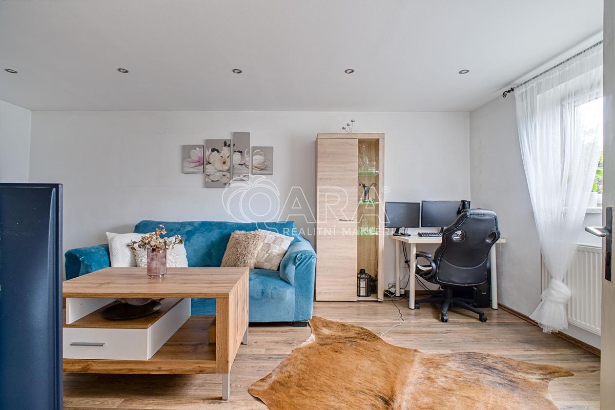 Prodej rodinného domu 105 m², pozemek 747 m² – fotografie 2