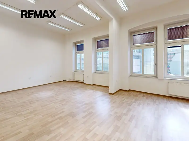 Pronájem kanceláře 649 m², Ústí nad Labem – náhled fotky 2