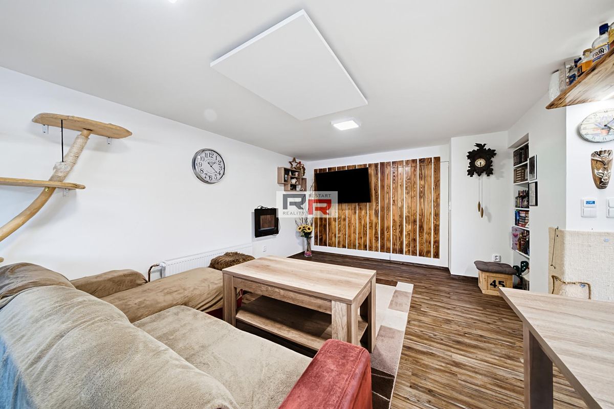 Prodej rodinného domu 289 m², pozemek 427 m² – fotografie 5