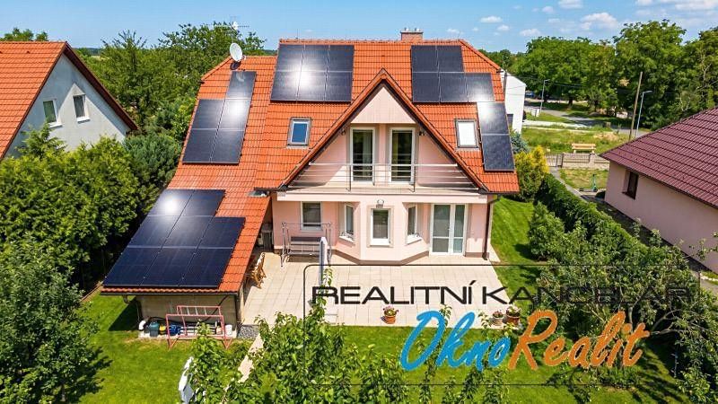 Prodej rodinného domu 244 m², pozemek 1206 m² – fotografie 2