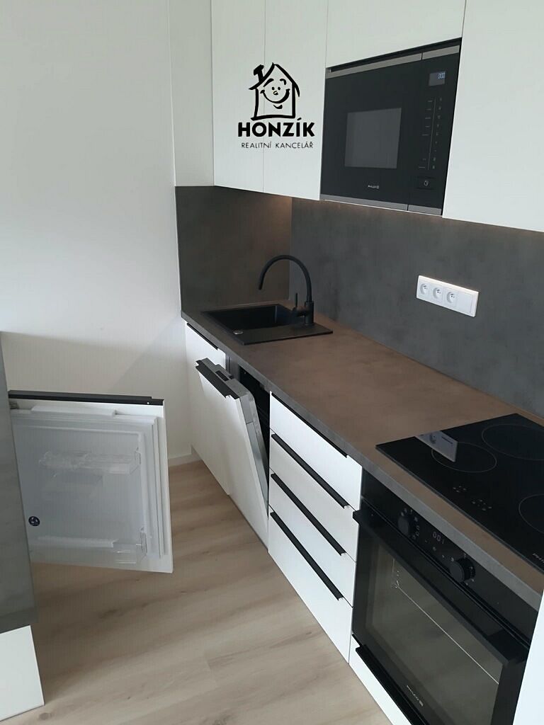 Pronájem bytu 2+kk 42 m² – fotografie 4