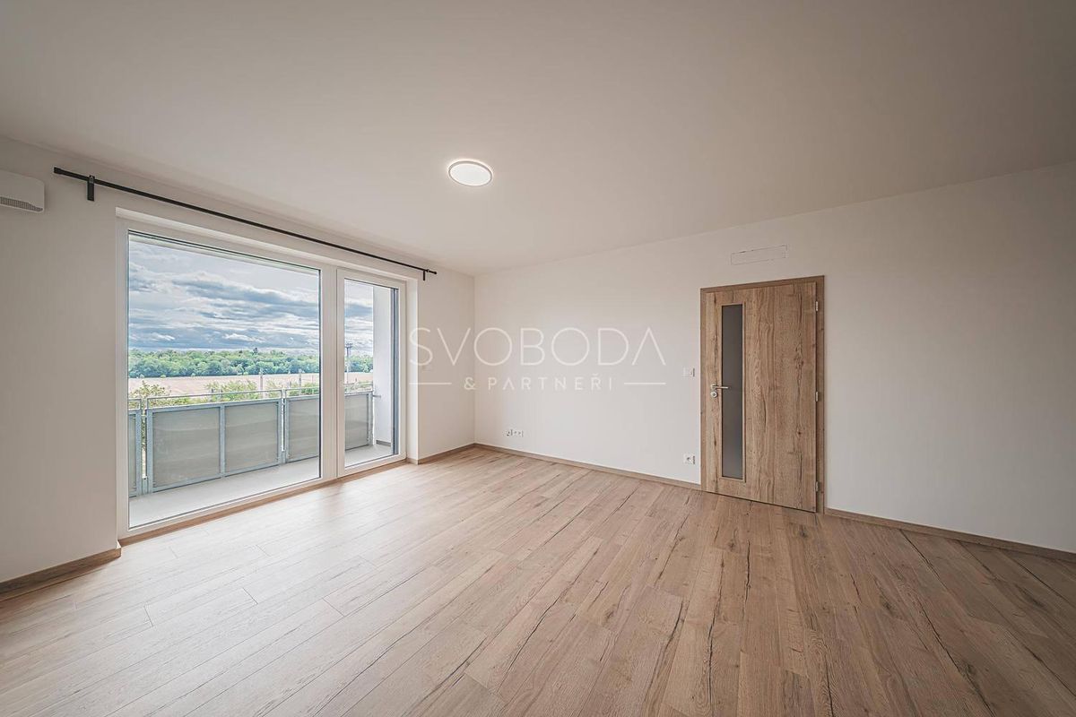 Pronájem bytu 2+kk 57 m² – fotografie 2