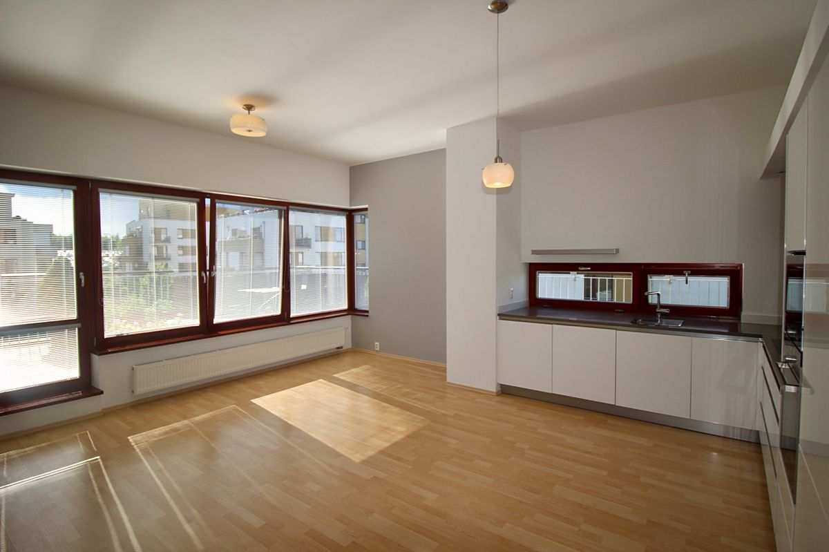 Pronájem bytu 3+kk 139 m² – fotografie 3