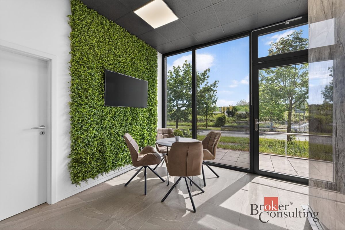 Prodej obchodního prostoru 59 m² – fotografie 2