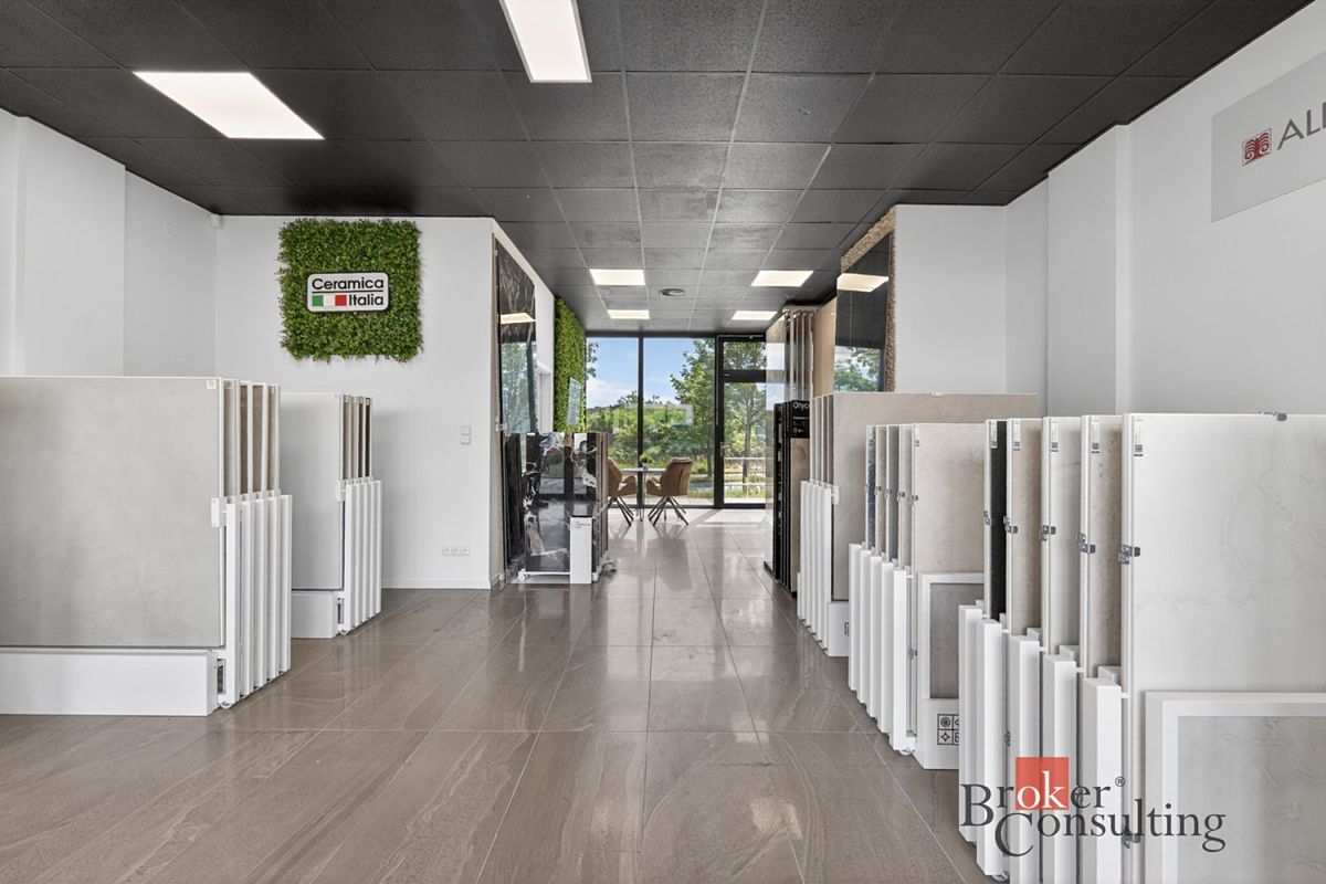 Prodej obchodního prostoru 59 m² – fotografie 4