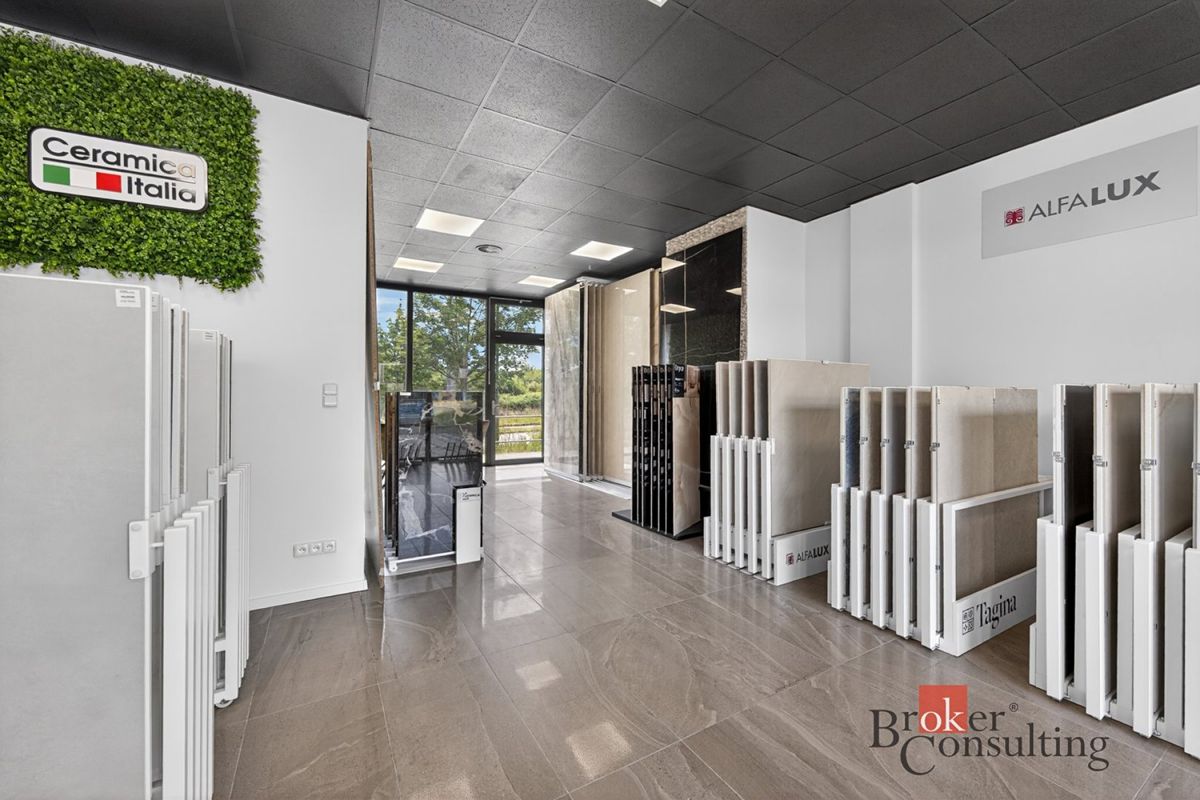 Prodej obchodního prostoru 59 m² – fotografie 3