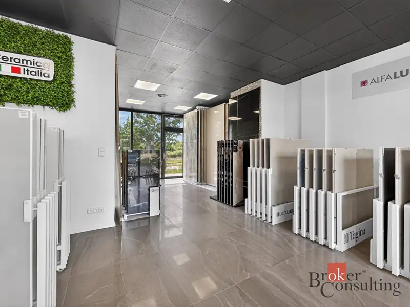 Prodej obchodního prostoru 59 m², Plzeň – náhled fotky 3