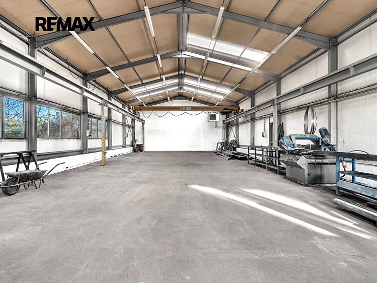 Pronájem komerčního prostoru, 1 380 m² (4 z 23)