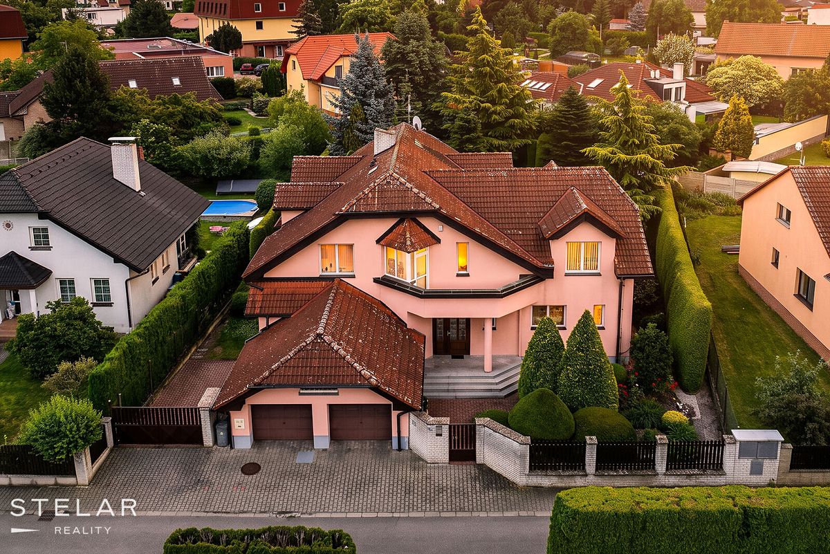 Prodej rodinného domu 512 m², pozemek 973 m²