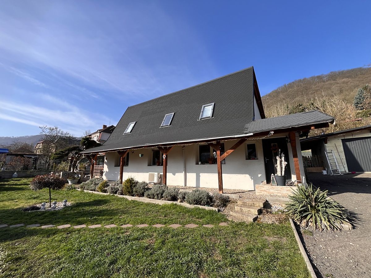 Prodej rodinného domu 257 m², pozemek 1052 m²
