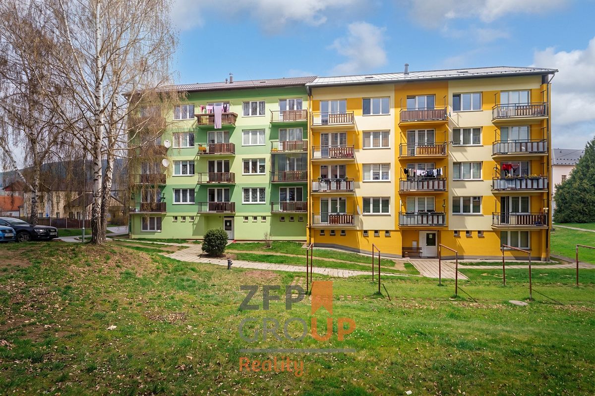 Prodej rodinného domu 793 m², pozemek 232 m² – fotografie 3
