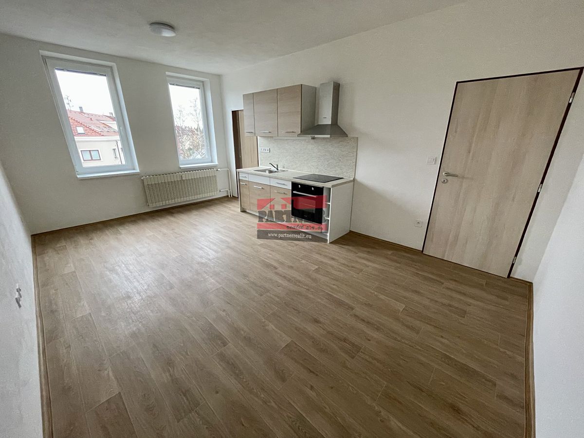 Pronájem bytu 2+kk 37 m² – fotografie 2