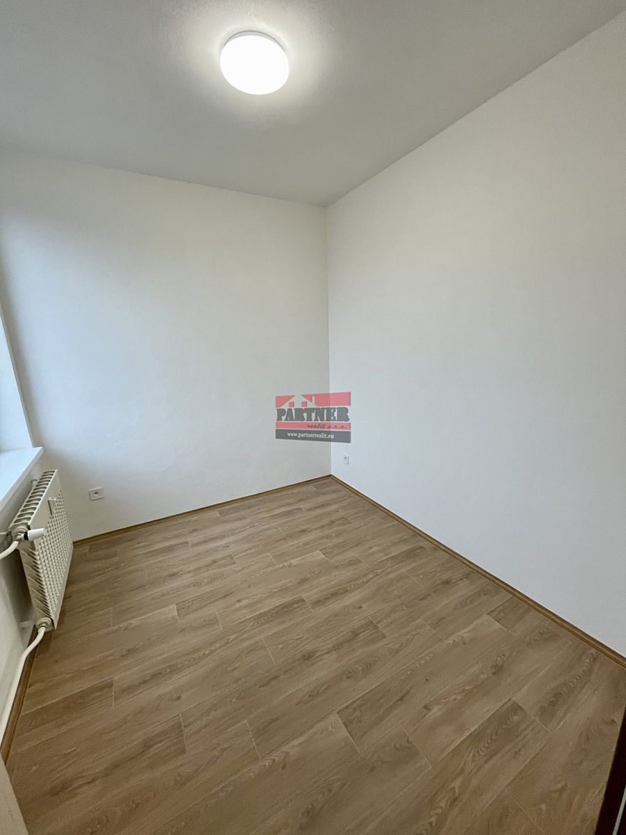 Pronájem bytu 2+kk 37 m² – fotografie 3