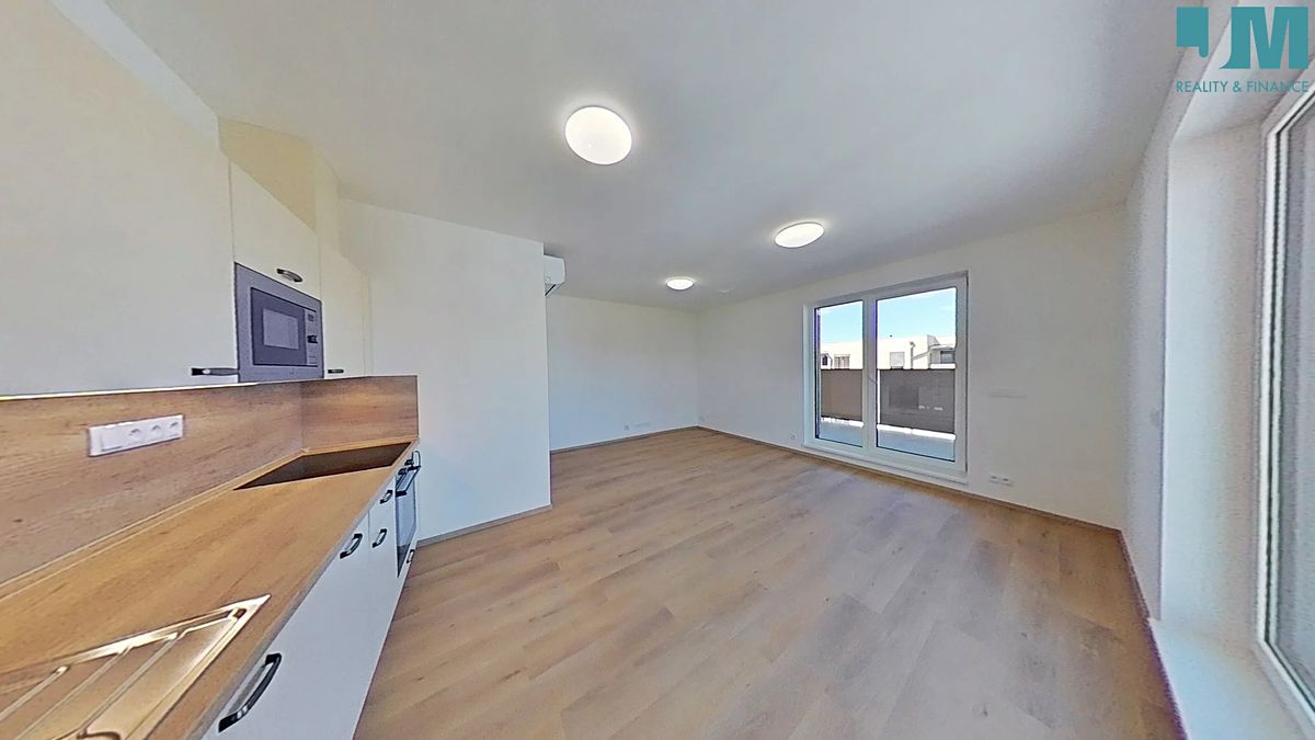 Pronájem bytu 2+kk 56 m² – fotografie 3