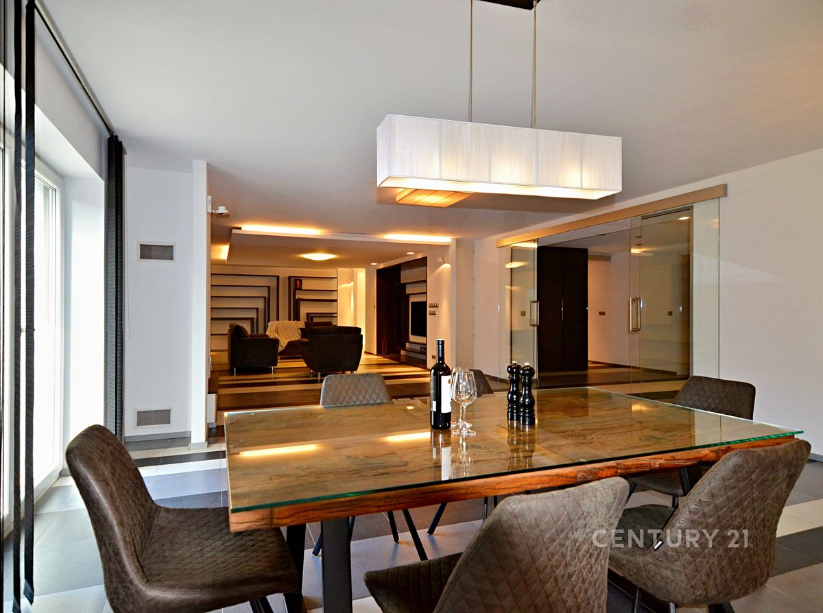 Prodej vícegeneračního domu 830 m², pozemek 1011 m² – fotografie 5