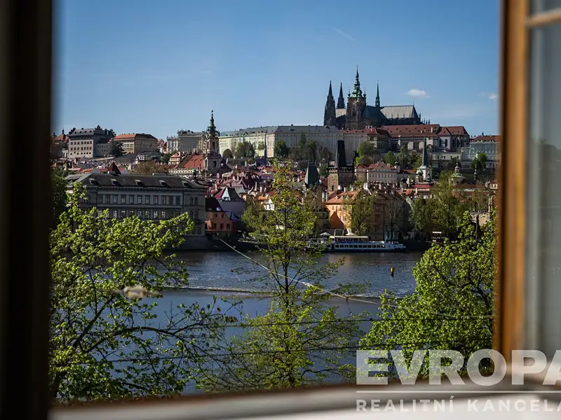 Prodej bytu 2+kk 77 m², Praha – náhled fotky 2