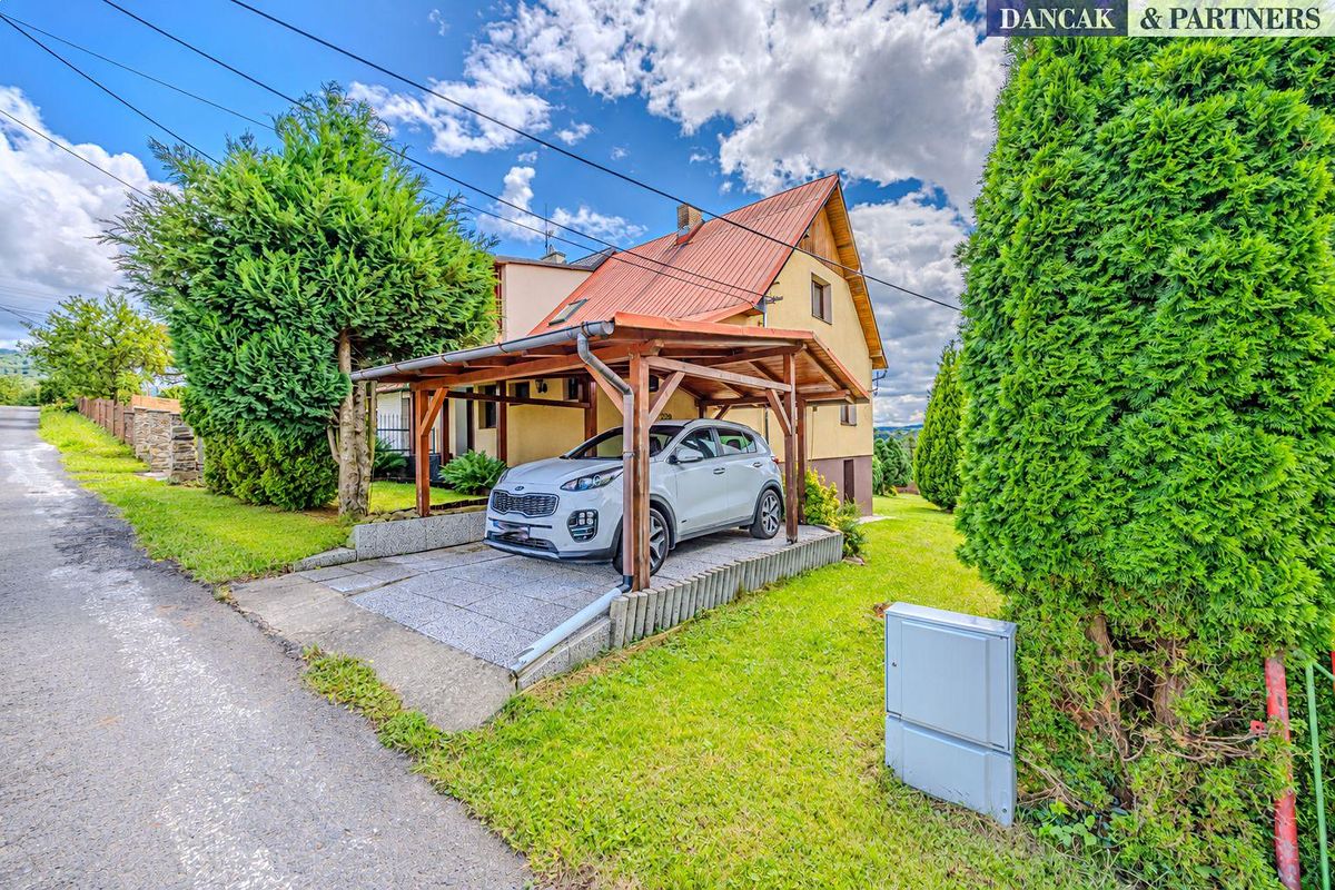 Prodej rodinného domu 222 m², pozemek 810 m² – fotografie 4